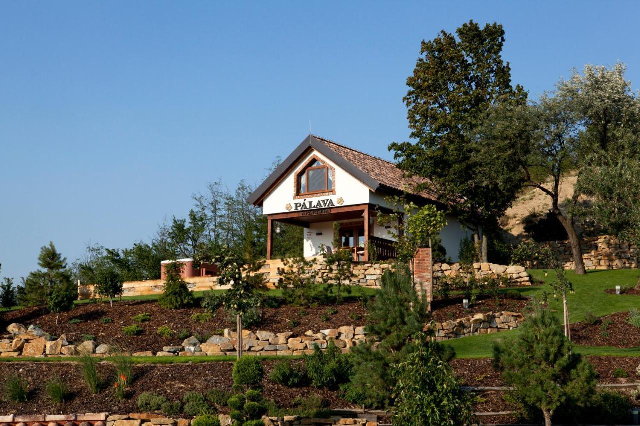 Vinarsky Penzion Andre Velke Pavlovice Exterior photo